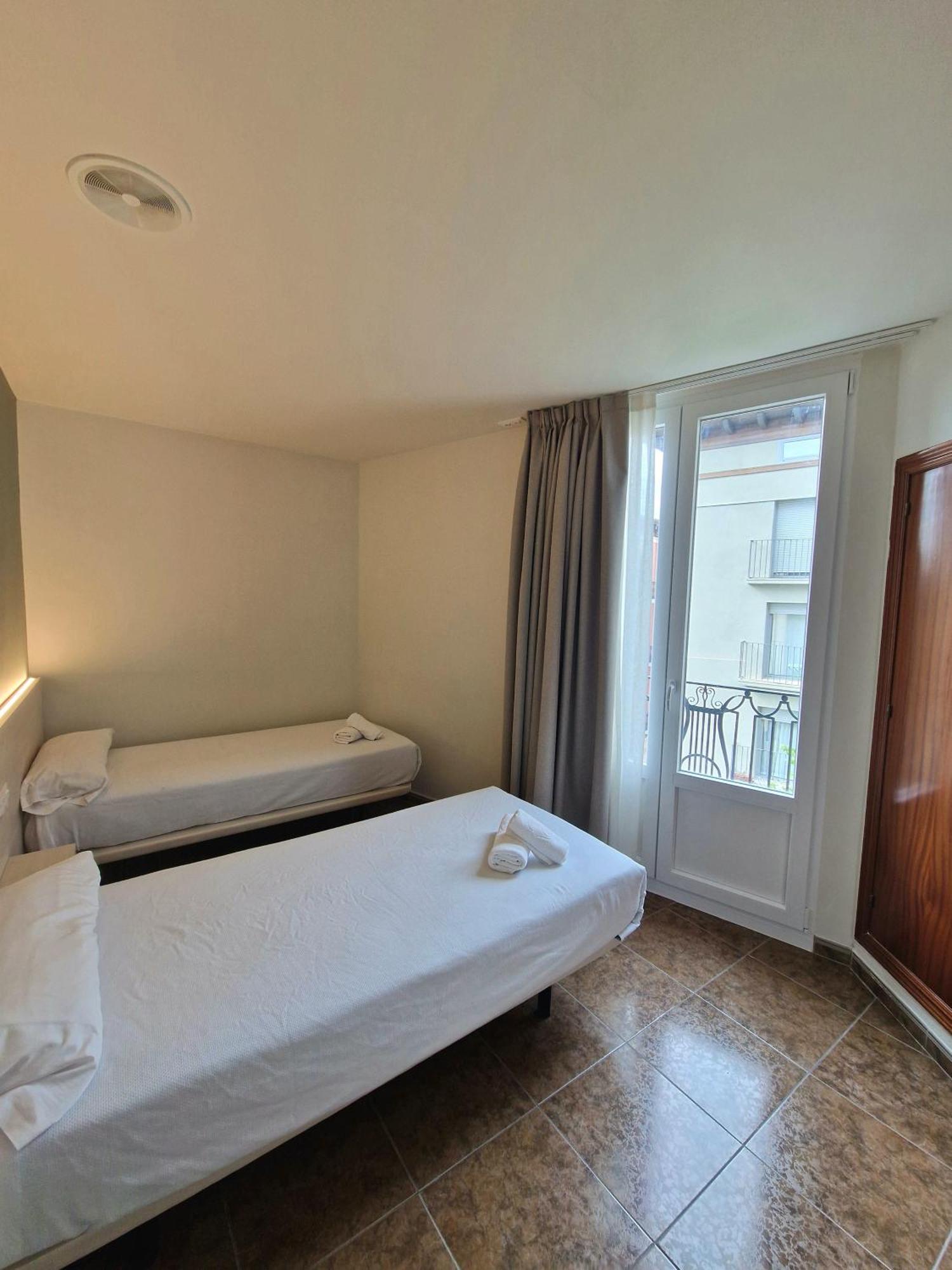 Hostal Rugaca Χουέσκα Εξωτερικό φωτογραφία
