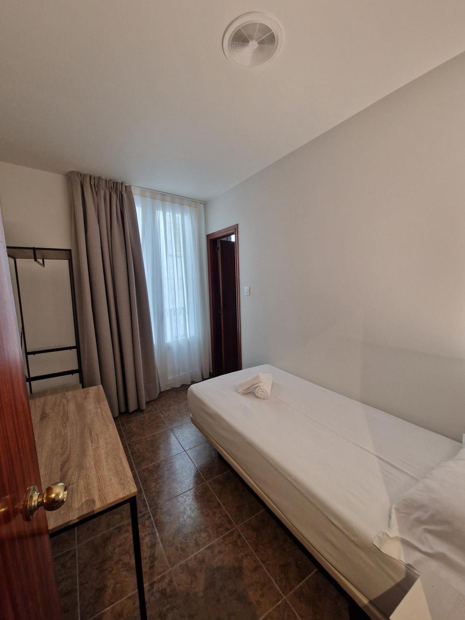 Hostal Rugaca Χουέσκα Εξωτερικό φωτογραφία