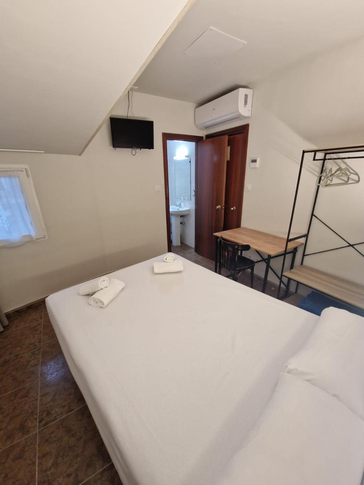 Hostal Rugaca Χουέσκα Εξωτερικό φωτογραφία